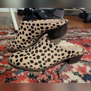 Crown And Ivy Leopard Print Women's Mules